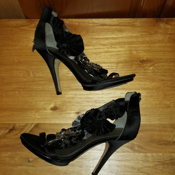 *Beautiful Zigi Soho Rhinestone Ruffle & Rhinestones See Description - Picture 4 of 8